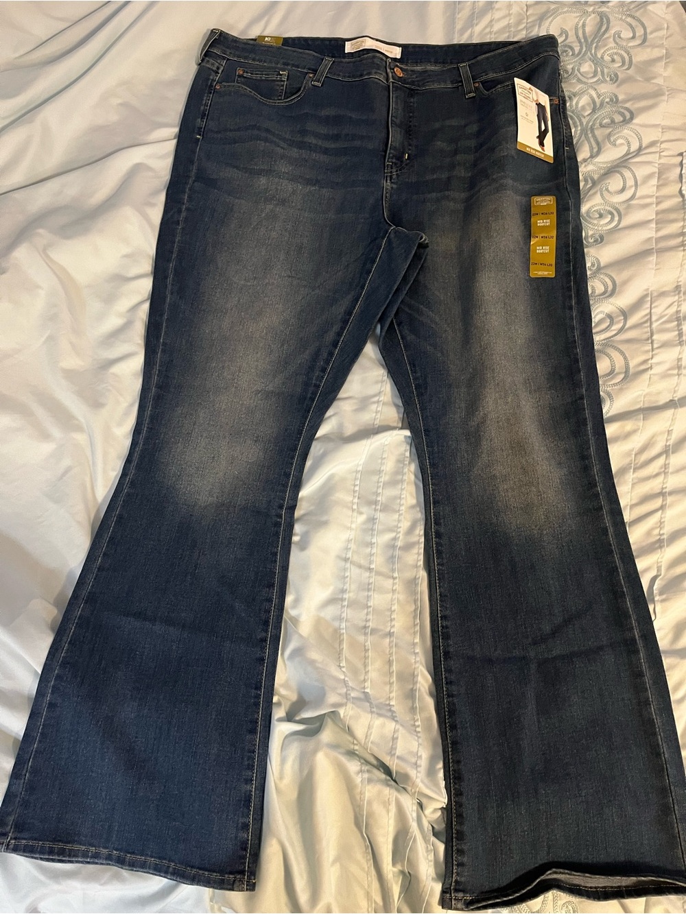 Dark Wash Women's Bootcut Jeans - Levi Strauss